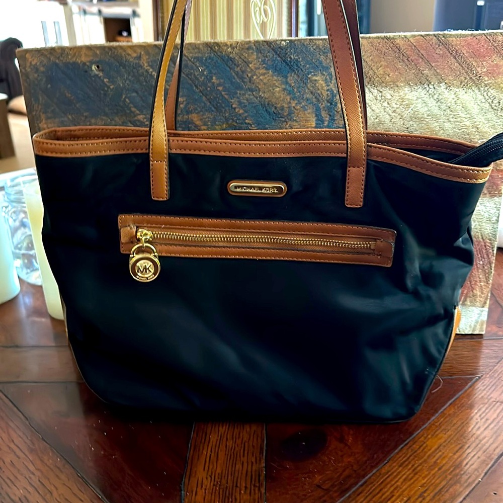 Michael Kors Black Nylon and Saffiano Tote Bag Super clean maybe used 2 times